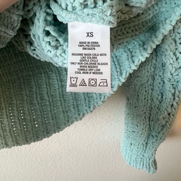 Aero Hygge Sweater - Picture 4 of 5